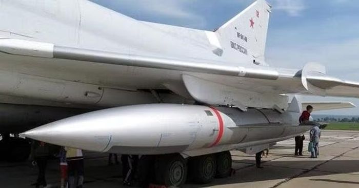 Kh-22 được Liên Xô phát triển từ thập niên 1950 và chính thức đưa vào biên chế năm 1968. Mục tiêu ban đầu là tạo ra một tên lửa tầm xa có khả năng tấn công các tàu chiến lớn, đặc biệt là những mục tiêu có giá trị cao như tàu sân bay.
