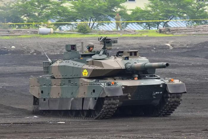 Thay vì xe tăng Type 10 và Type 16, đề xuất ngân sách chuyển sang mua sắm các loại thiết giáp khác, đó là xe chiến đấu bộ binh bánh lốp Type 24 và xe trinh sát bọc thép Type 25.