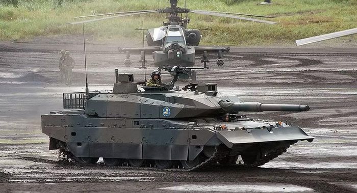 Type 10 là xe tăng chiến đấu tiên tiến nhất của Nhật Bản. Mẫu chiến xa thế hệ mới lần đầu tiên được công bố năm 2008, năm 2010 bắt đầu trang bị cho Lực lượng Phòng vệ Mặt đất Nhật Bản.