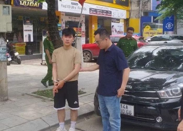 Các đối tượng bị CQĐT dẫn giải về hiện trường liên quan vụ án