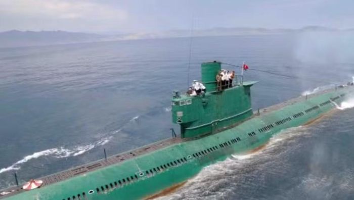 Tên lửa hành trình thường bay chậm hơn tên lửa đạn đạo và có thể dễ bị đánh chặn hơn, nhưng khả năng bay thấp giúp chúng giảm nguy cơ bị radar phát hiện.