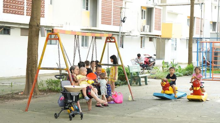 Công nhân mong muốn ổn định về nhà ở để con cái có không gian vui chơi. Ảnh: Đ.A 