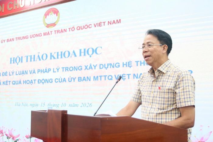 TS Lê Mậu Nhiệm phát biểu tại Hội thảo.