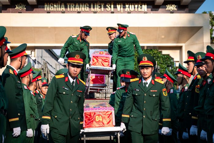 Trước đó, trong chiến dịch 500 ngày đêm tìm kiếm, quy tập hài cốt liệt sĩ, Bộ Chỉ huy Quân sự tỉnh Tuyên Quang quy tập 93 hài cốt tại các hang đá, khe sâu và công sự, trận địa từng diễn ra giao tranh ác liệt. Các hài cốt được phát hiện tại những xã Thanh Thủy, Minh Tân, Bình Thuận, nơi các liệt sĩ từng chiến đấu và hy sinh với tinh thần “Quyết tử cho Tổ quốc quyết sinh”.