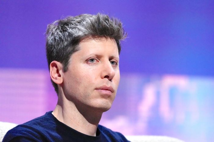  Sam Altman (OpenAI) không cho rằng AI có thể rút ngắn thời gian làm việc. Ảnh: David Paul Morris/Bloomberg.
