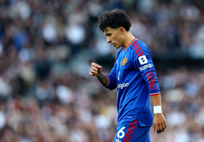  Lisandro Martinez đối mặt nguy cơ bị MU phạt. 