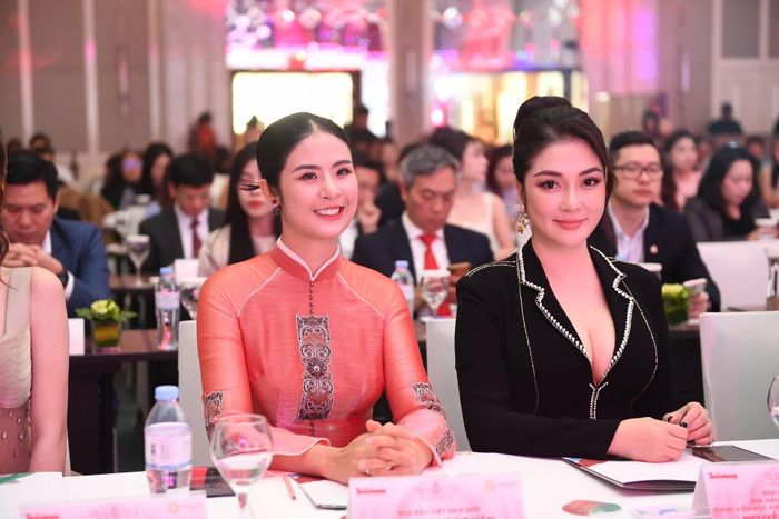 Hơn 10 năm qua, Nguyễn Thị Huyền công tác tại Học viện Báo chí và Tuyên truyền. Người đẹp hạn chế hoạt động nghệ thuật. Cô cũng không đăng tải nhiều hình ảnh hay chia sẻ cuộc sống cá nhân trên mạng xã hội. Lần hiếm hoi cô xuất hiện trước công chúng là tại buổi chấm thi Hoa hậu Việt Nam 2024. Ảnh: BTC.