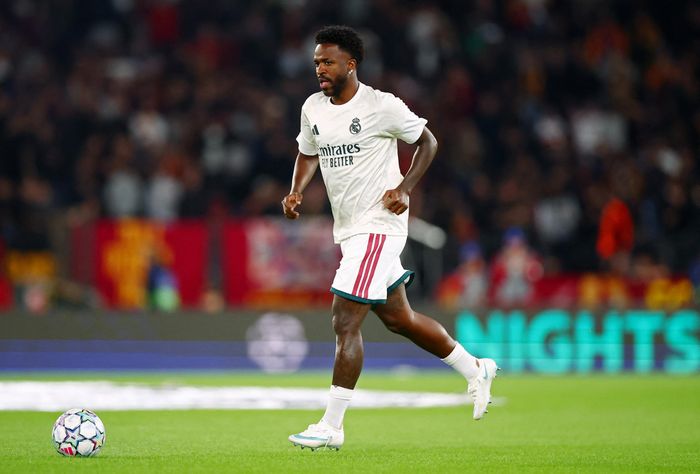  Vinicius tiếp tục gây thất vọng trước Roma khi chơi mờ nhạt và mắc lỗi trong tình huống dẫn tới bàn thua. 