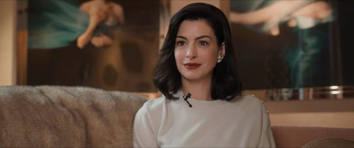 Anne Hathaway vào vai Verity.