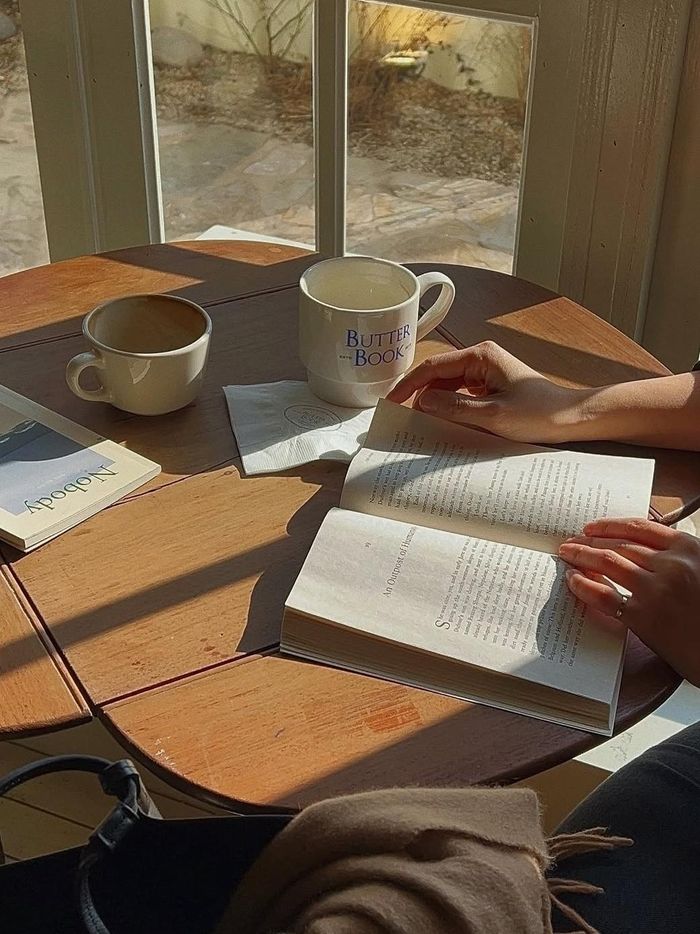Du khách xem quán cà phê sách Butter Book (Seoul) là không gian thứ ba để đọc sách, làm việc và thư giãn bên ngoài nhà riêng và nơi công sở. Ảnh: *@**mylittlebooktique.*