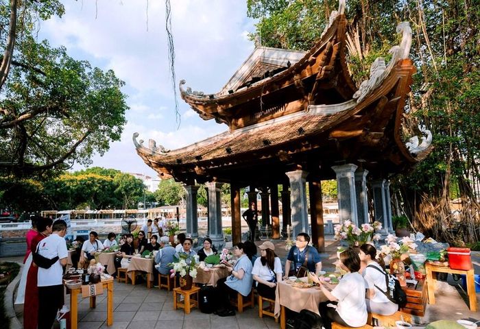 Doanh nghiệp lữ hành được Sở VHTTDL Hà Nội đề nghị thiết kế các chương trình du lịch văn hóa, ẩm thực, trải nghiệm làng nghề và hoạt động về đêm
