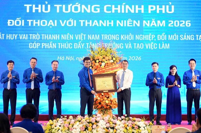 Thủ tướng kỳ vọng vào tuổi trẻ, đề nghị thanh niên cần tham gia vào việc xử lý những bài toán lớn của đất nước