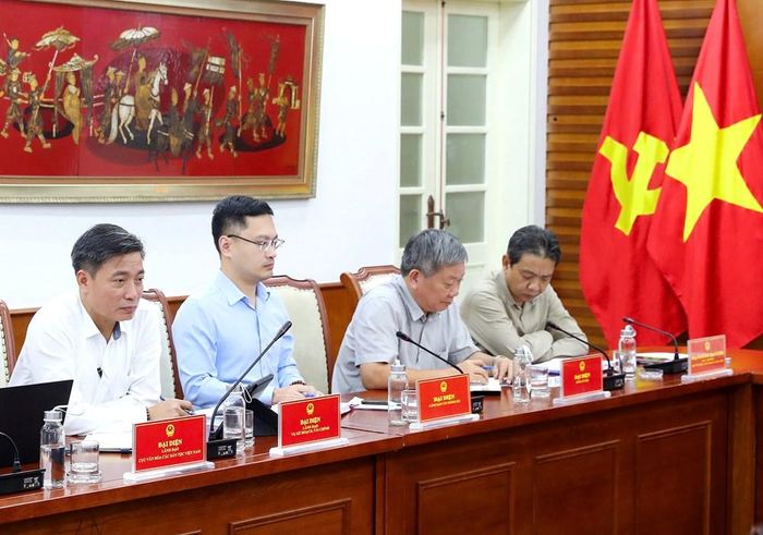 Thứ trưởng Hoàng Đạo Cương, Phó Bí thư chuyên trách Đảng ủy Bộ Nguyễn Tuấn Linh và lãnh đạo các đơn vị tham dự Hội nghị