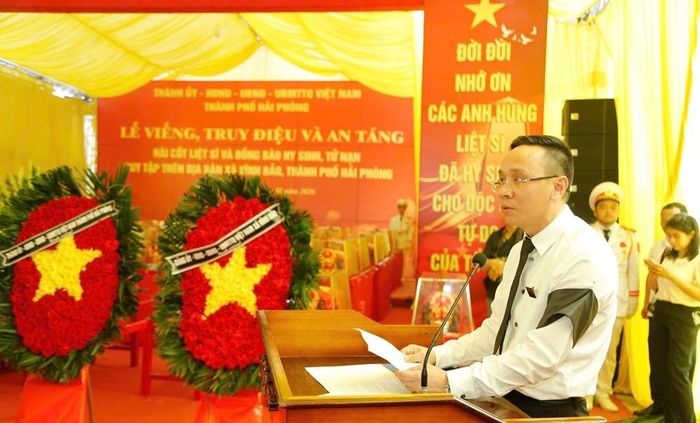 Phó Chủ tịch UBND thành phố Đào Trọng Đức đọc điếu văn tại Lễ viếng, truy điệu và an táng