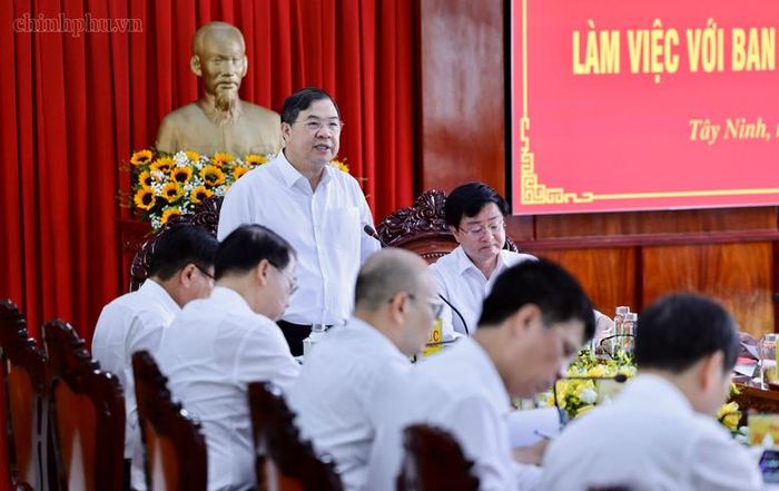 Phó Thủ tướng Thường trực yêu cầu tỉnh Tây Ninh giữ vững đà tăng trưởng, phấn đấu đạt cận trên mục tiêu năm 2026 là 10,5% và cao hơn - Ảnh: chinhphu.vn/Phương Nguyên