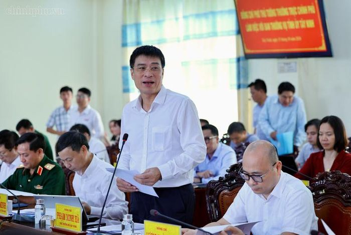 Thứ trưởng Bộ Xây dựng Phạm Minh Hà trả lời kiến nghị của tỉnh Tây Ninh - Ảnh: chinhphu.vn/Phương Nguyên