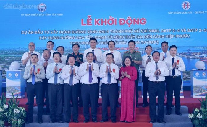 Các đại biểu tại lễ khởi động - Ảnh: chinhphu.vn/Phương Nguyên