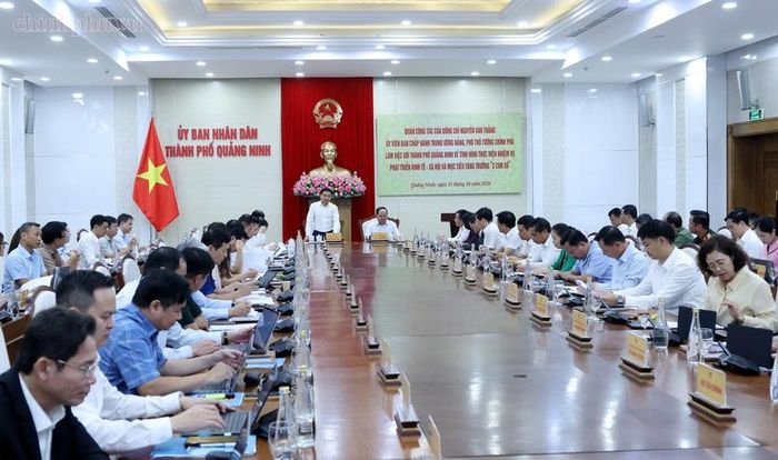 Phó Thủ tướng Nguyễn Văn Thắng làm việc với TP. Quảng Ninh về tình hình thực hiện nhiệm vụ phát triển kinh tế - xã hội và mục tiêu tăng trưởng 2 con số - Ảnh: chinhphu.vn/Đức Tuân