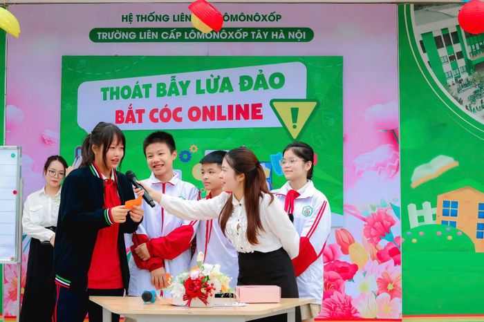 Giáo dục kỹ năng sống và an toàn số để bảo vệ thế hệ trẻ. (Ảnh Trường liên cấp Lômônôxốp Tây Hà Nội)