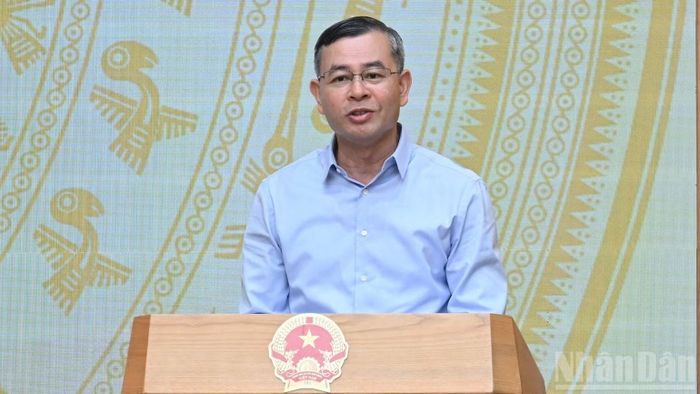  Bộ trưởng Tài chính Ngô Văn Tuấn phát biểu ý kiến tại hội nghị. (Ảnh: TRẦN HẢI) 