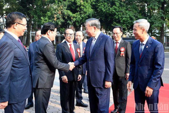 Tổng Bí thư, Chủ tịch nước Tô Lâm với các đại biểu.