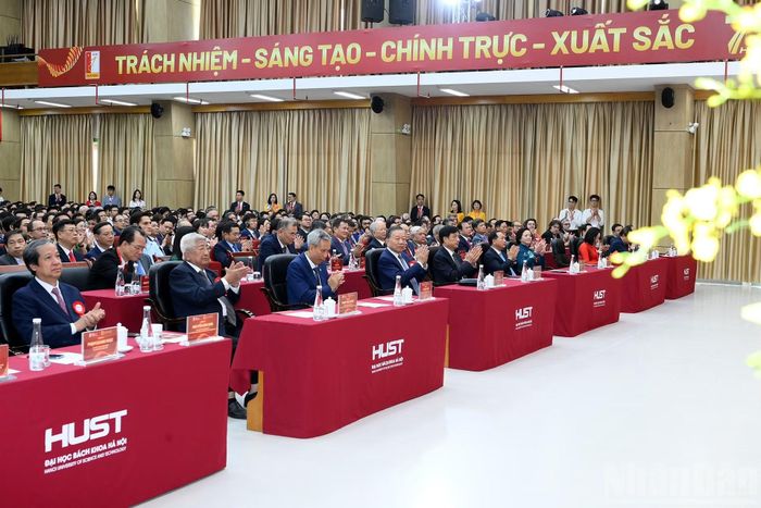 Tổng Bí thư, Chủ tịch nước Tô Lâm và các đại biểu dự Lễ kỷ niệm 70 năm thành lập Đại học Bách khoa Hà Nội và đón nhận Huân chương Lao động hạng Nhất.