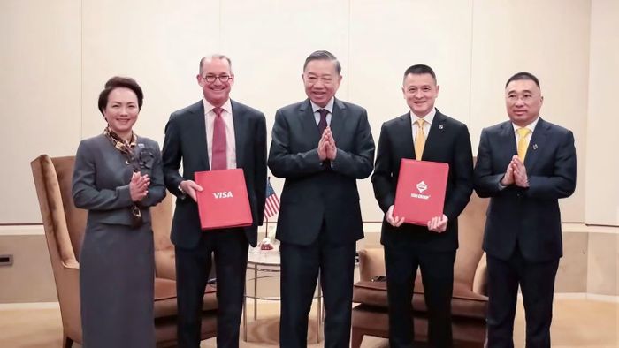 Tập đoàn Sun Group và Visa thiết lập quan hệ Đối tác chiến lược toàn diện dưới sự chứng kiến của Tổng Bí thư, Chủ tịch nước Tô Lâm. (Ảnh: ÁNH DƯƠNG)