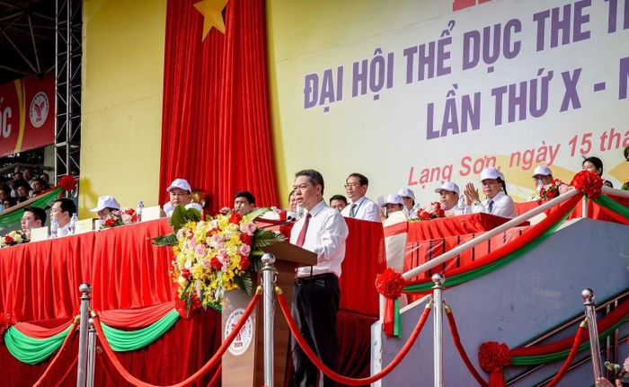 Đồng chí Đoàn Thanh Sơn, Tỉnh ủy viên, Phó Chủ tịch Ủy ban nhân dân tỉnh Lạng Sơn, Trưởng ban Chỉ đạo Đại hội phát biểu. (Ảnh: MINH ĐỨC)