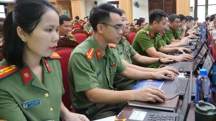 Thực hành xử lý tình huống giả định. (Ảnh: Công an tỉnh Thanh Hóa)