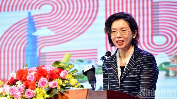 Bà Lee Miyon, Đại sứ Hàn Quốc tại Việt Nam phát biểu tại chương trình.
