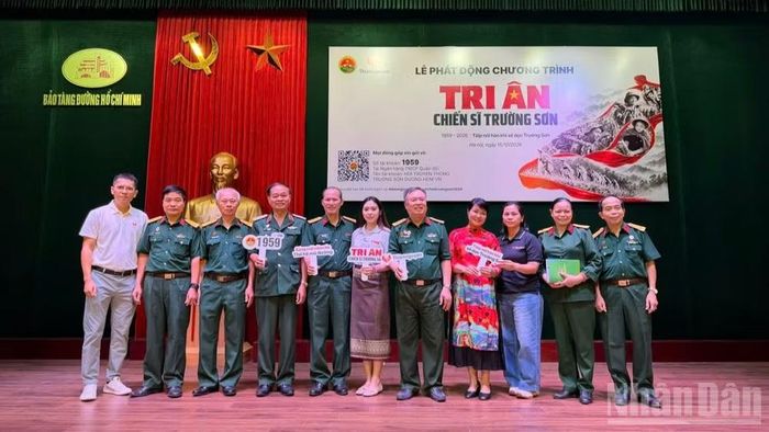 Lễ phát động Chiến dịch "Tri ân chiến sĩ Trường Sơn" năm 2026 tiếp tục khơi dậy đạo lý “Uống nước nhớ nguồn”, huy động các nguồn lực xã hội chăm lo người có công, đồng thời góp phần đưa những người con ưu tú của dân tộc trở về với quê hương.