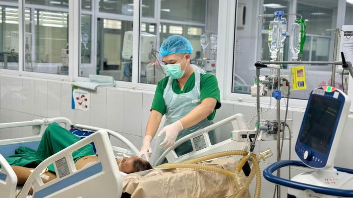 Bệnh nhân nằm điều trị tại Bệnh viện Bệnh Nhiệt đới Trung ương.
