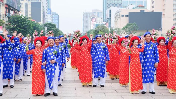 Các cặp đôi rạng rỡ trong ngày hạnh phúc. (Ảnh: Ban tổ chức)