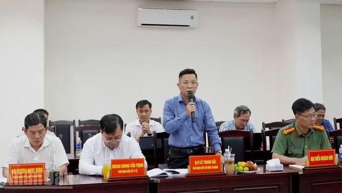 Ông Lê Thanh Hải, Phó Giám đốc Sở Công thương tỉnh An Giang trả lời báo chí. (Ảnh: QUỐC TRINH)