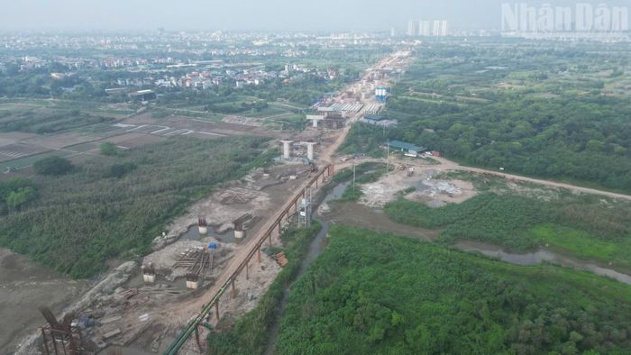 Dự án cầu Ngọc Hồi và đường dẫn dài khoảng 7,5km, trong đó 5,2km thuộc Hà Nội và 2,3km qua Hưng Yên.