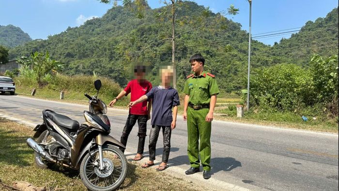 Hình ảnh thực nghiệm hiện trường các đối tượng thực hiện hành vi trộm cắp tại tỉnh Cao Bằng. (Ảnh: SẦM NGUYÊN)