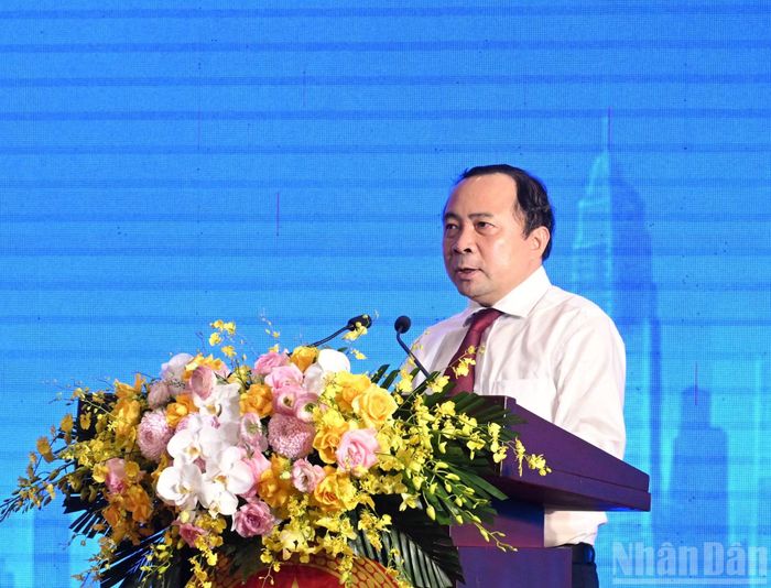 Bộ trưởng Khoa học và Công nghệ Vũ Hải Quân phát biểu tại đối thoại.