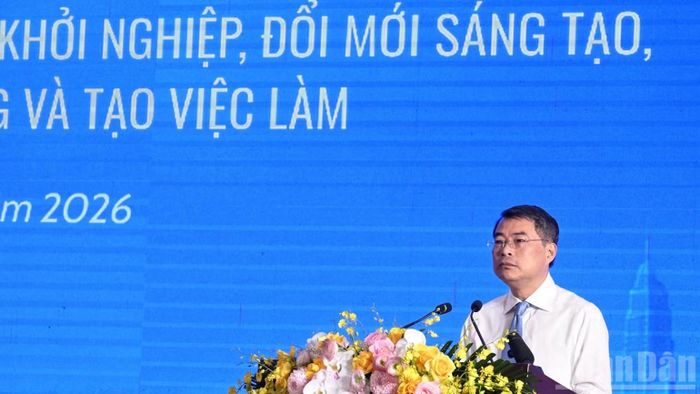 Thủ tướng Lê Minh Hưng khẳng định Đảng, Nhà nước, Chính phủ và cả hệ thống chính trị luôn lắng nghe, chia sẻ, đồng hành và đặt trọn niềm tin vào thanh niên. (Ảnh: TRẦN HẢI)