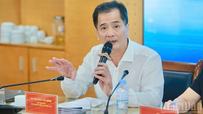 Tiến sĩ Nguyễn Văn Đính, Phó Chủ tịch Hiệp hội Bất động sản Việt Nam. (Ảnh: KHỔNG CHÍ)