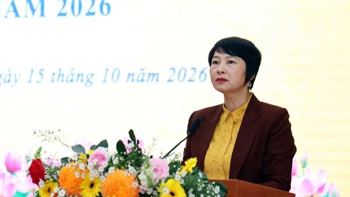 Đồng chí Phạm Thị Phúc, Phó Bí thư Tỉnh ủy, Chủ tịch Ủy ban Mặt trận Tổ quốc Việt Nam tỉnh Lâm Đồng kêu gọi ủng hộ Quỹ “Vì người nghèo” tỉnh. (Ảnh: H.P)