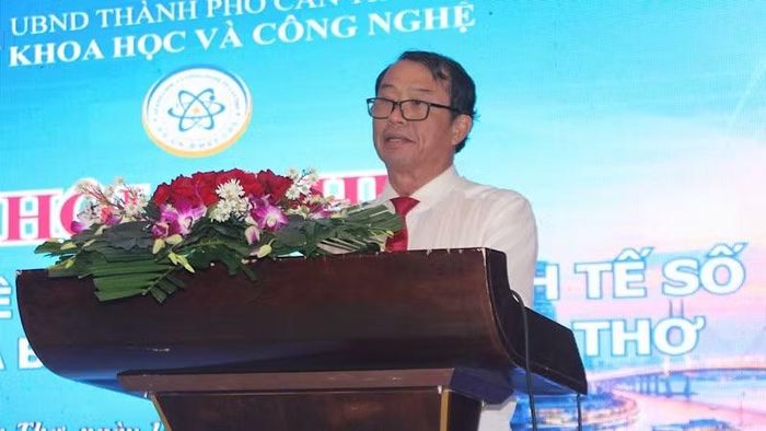 Phó Chủ tịch Ủy ban nhân dân thành phố Cần Thơ Nguyễn Văn Khởi phát biểu tại hội nghị. (Ảnh: XUÂN MAI)