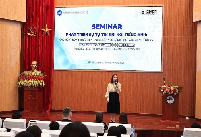 Tiến sĩ Trần Hương Quỳnh, Trưởng khoa Tiếng Anh, Trường đại học Sư phạm Hà Nội tại chương trình. (Ảnh: TQ)