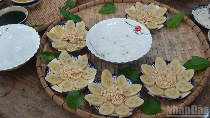 Nhiều món ăn dân gian hấp dẫn du khách tại Du lịch cộng đồng Nhị Hòa. (Ảnh: LINH BẢO)
