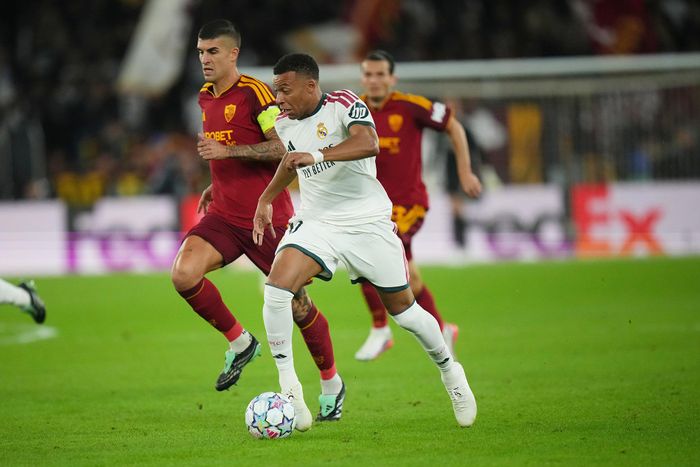 Mbappe trong trận gặp AS Roma. Ảnh: AP
