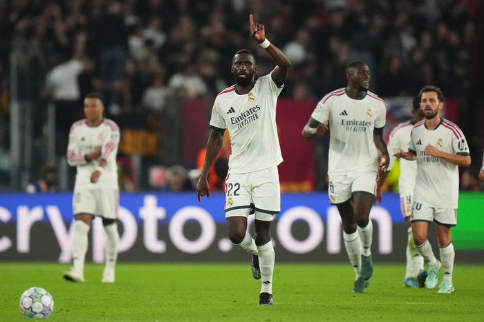 Rudiger ấn định thắng lợi 4-3 cho Real Madrid trước AS Roma. Ảnh: AP