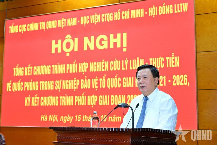 Đồng chí Nguyễn Xuân Thắng phát biểu. 