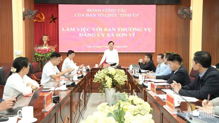 Quang cảnh buổi làm việc. 