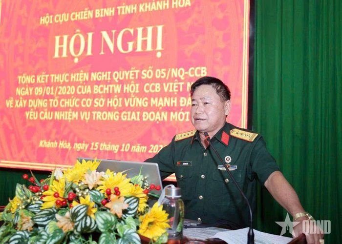 Đại tá Lê Đình Đàn, Chủ tịch Hội CCB tỉnh Khánh Hòa phát biểu kết luận hội nghị.