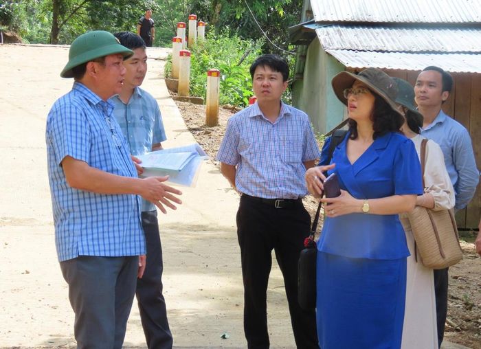 Đoàn công tác của Sở Dân tộc và Tôn giáo TP Đà Nẵng kiểm tra hiệu quả giải ngân các Chương trình mục tiêu quốc gia ở vùng dân tộc thiểu số.