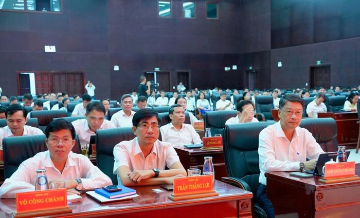 Các đại biểu dự hội nghị
